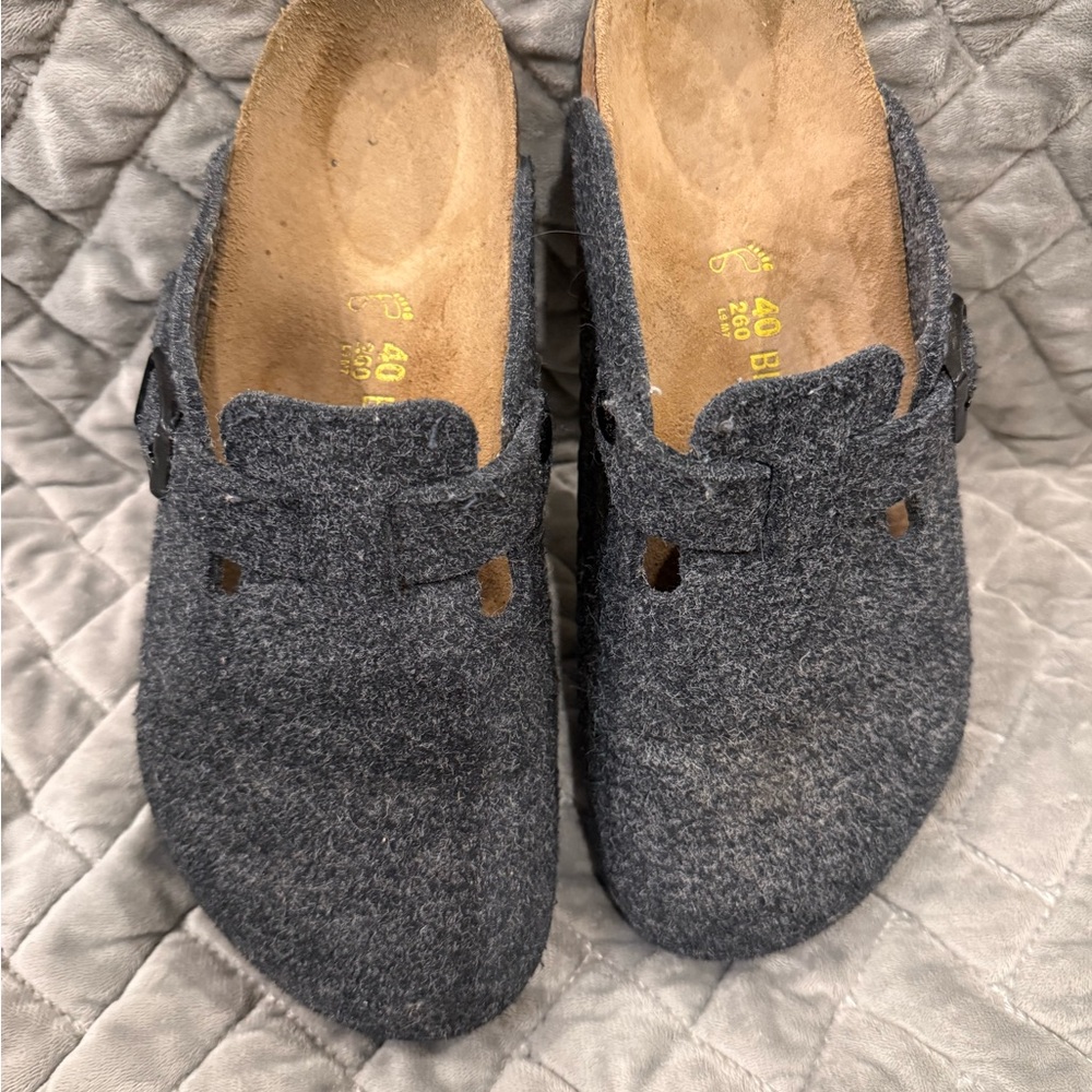 Birkenstock Gray Felt Slip-On Clogs with Buckle - Picture 2 of 6